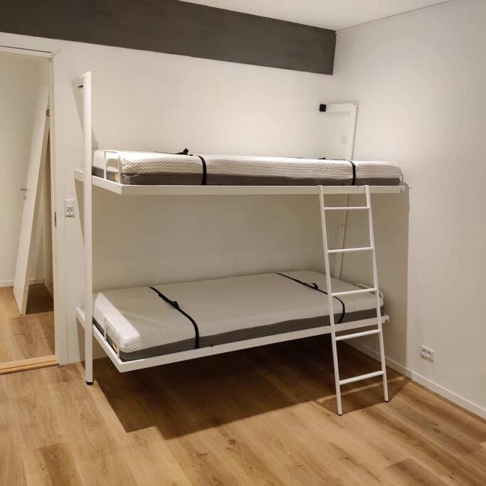New Flat With Hot Tub - No3 Apartment Oyndarfjordur Bagian luar foto