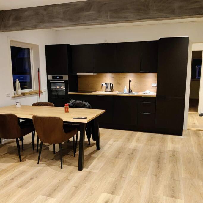 New Flat With Hot Tub - No3 Apartment Oyndarfjordur Bagian luar foto